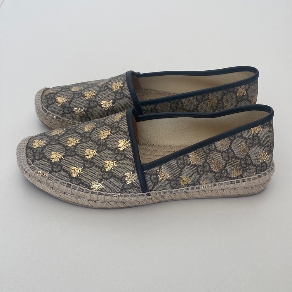 Gucci GG Supreme Bees Espadrilles - Picture 2 of 8
